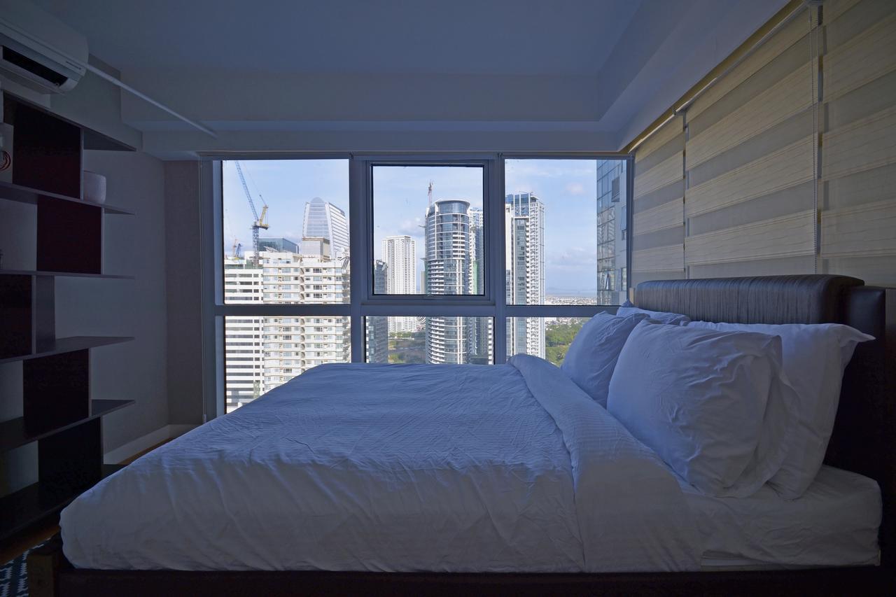 Victoria Soho Suites Manila Exterior photo