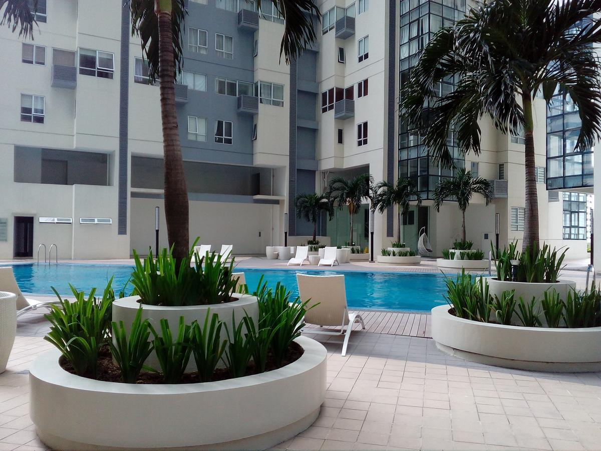 Victoria Soho Suites Manila Exterior photo