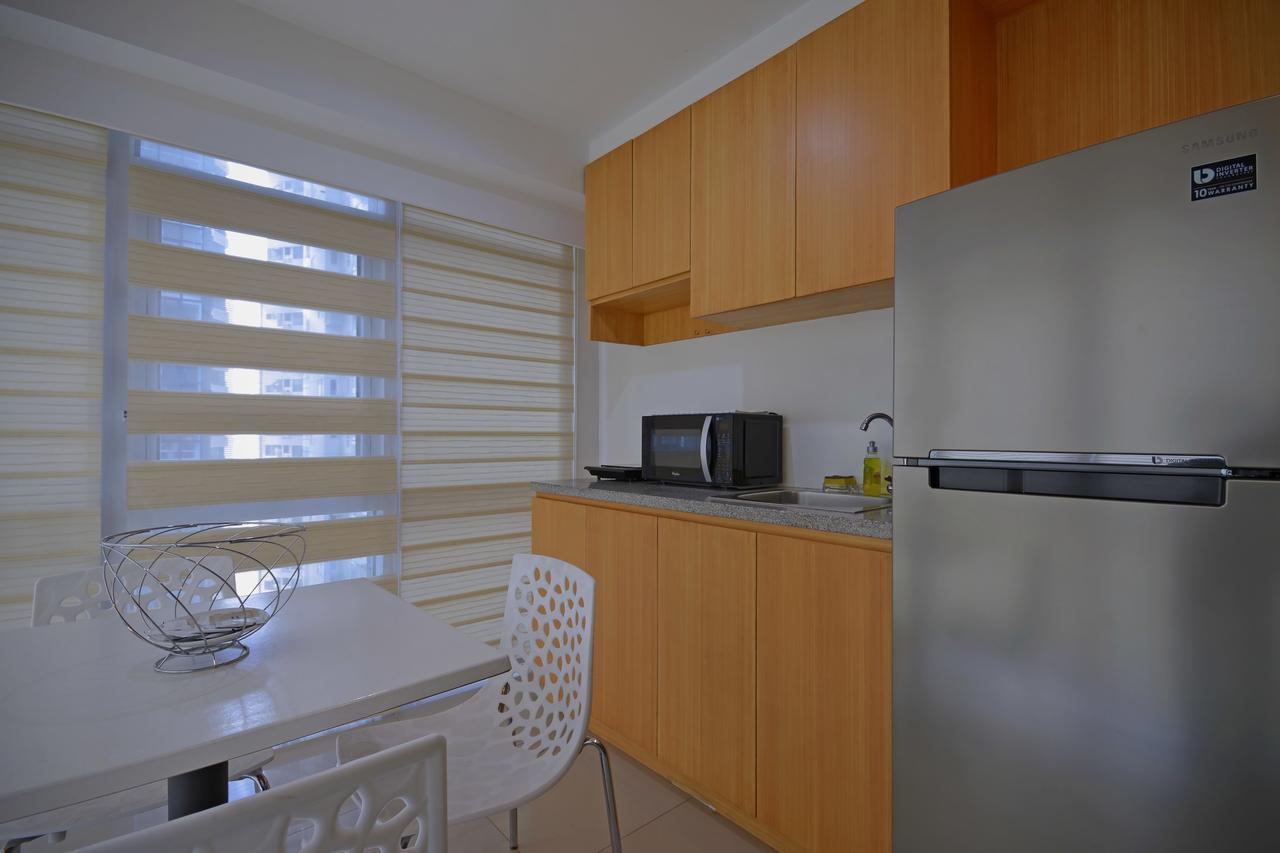 Victoria Soho Suites Manila Exterior photo