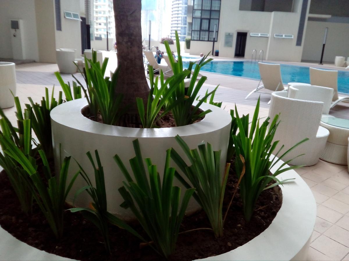 Victoria Soho Suites Manila Exterior photo