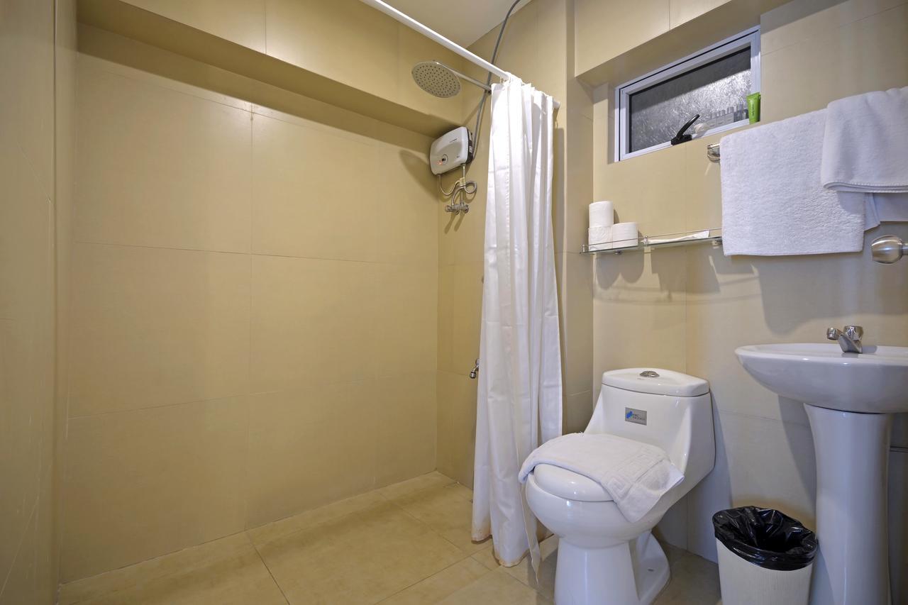 Victoria Soho Suites Manila Exterior photo